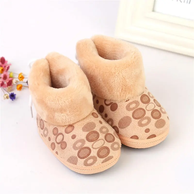 Для маленьких девочек Снегоступы малыша младенцев Нескользящие Зимние флисовые Обувь молнии Prewalker - Цвет: Коричневый