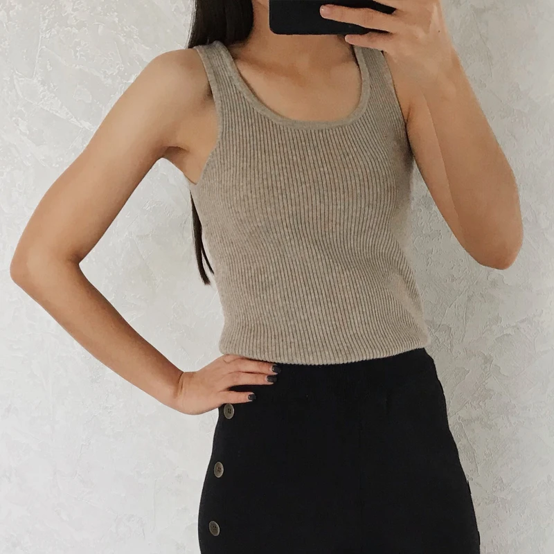 

2019 High quality casual women vest top and solid color knit vest sweater top
