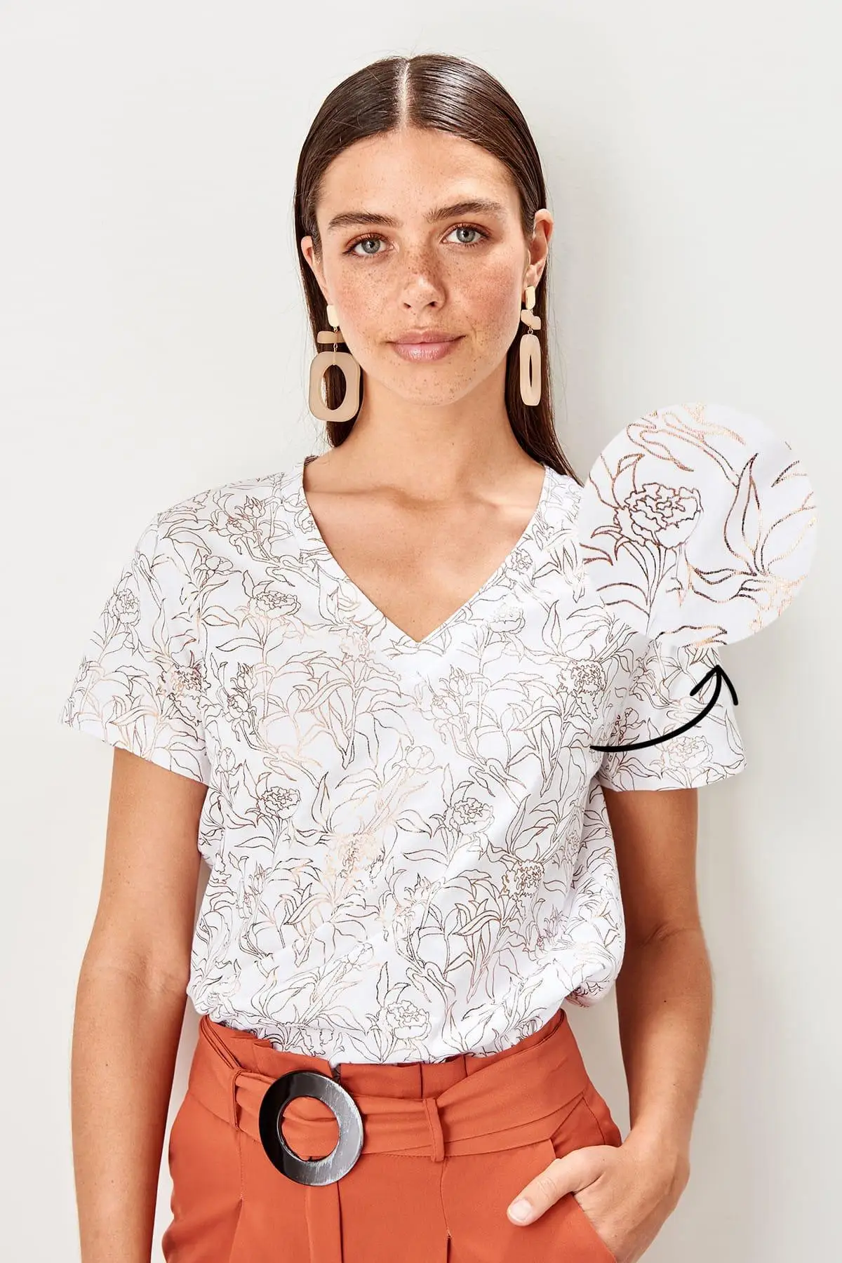 Trendyol белые Базовые Трикотажные футболки TWOSS19VG0270|Футболки| |