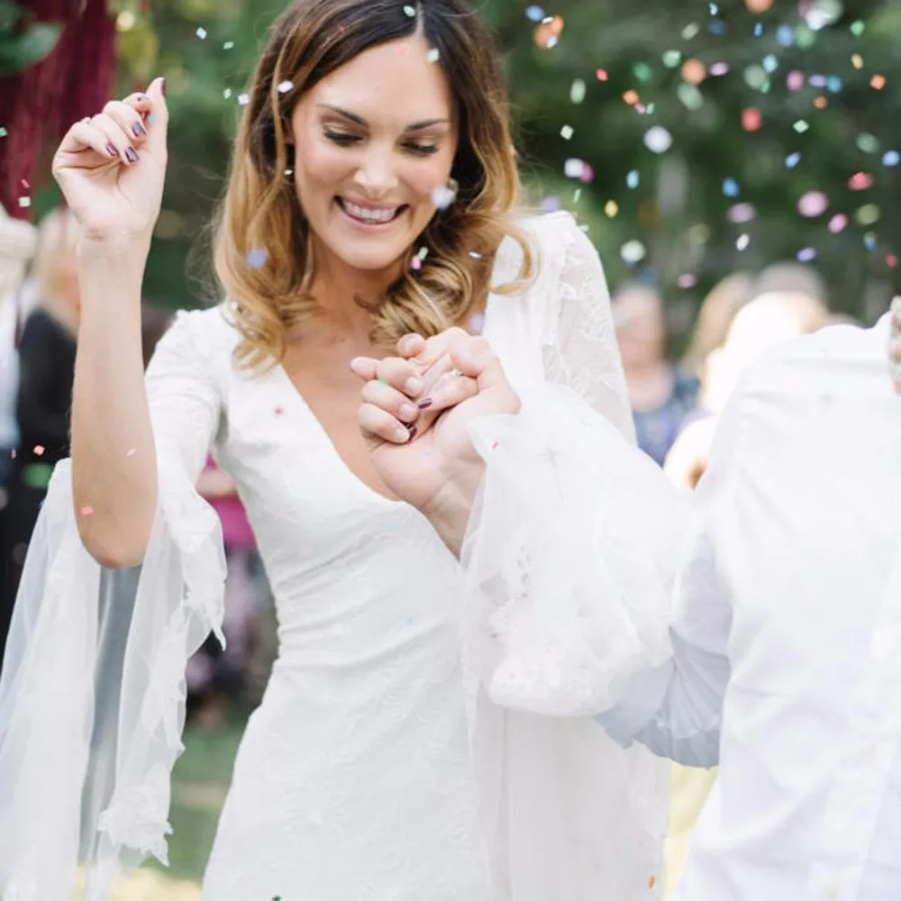 2016-Lace-Plus-Size-Bohemian-Wedding-Dresses-with-Long-Sleeve-Backless-V-Neck-Floor-Lenght-vestido (2)