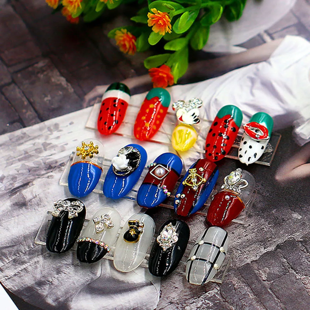 

50Pcs/Lot Transparent Nail Art Tips Strip Display Stand Acrylic Showing Shelf Sticker Makeyp Beauty Tool Hot Sale
