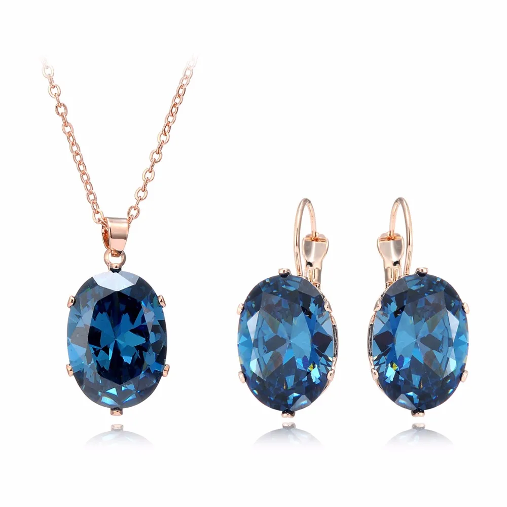 Big gold and black dress necklaces 2017 woollahra