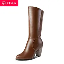 QUTAA/ г. Новые осенне-зимние теплые ботинки до середины икры на меху Модные женские ботинки из искусственной кожи на высоком квадратном каблуке на молнии размер 34-43