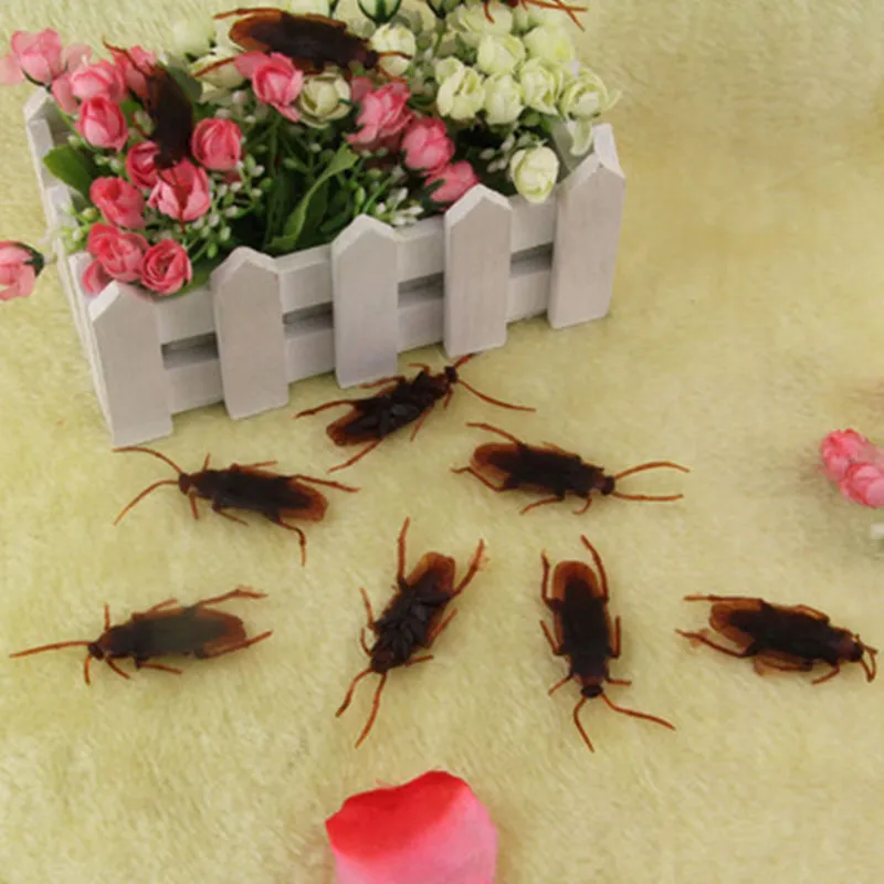 10Pcs/pack Halloween Jokes Gags Pranks Maker Trick Fun Novelty Funny Gadgets Blague Tricky Toy Simulation False Cockroach Toys