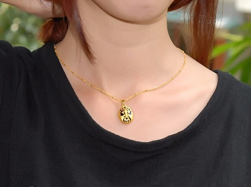 

Luxury Fashion Design 3D 24k Yellow Gold Black Chinese Old Culture Face Pendant 2.32g
