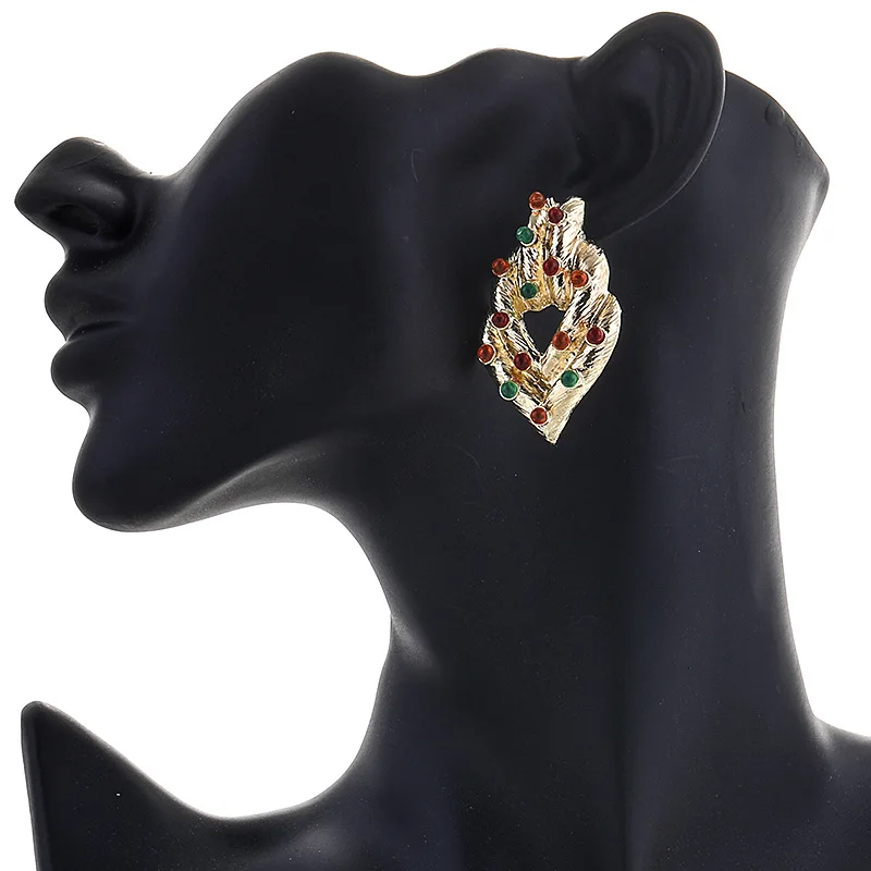 

2 Color Retro Earrings 2019 Ladies Earrings Red Crystal Earrings Women Trend Personality Earrings Party