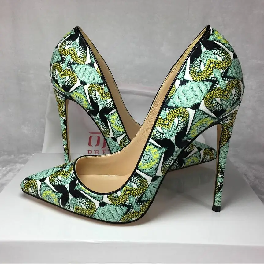 Senior lady painting relief zebra 12cm high heels