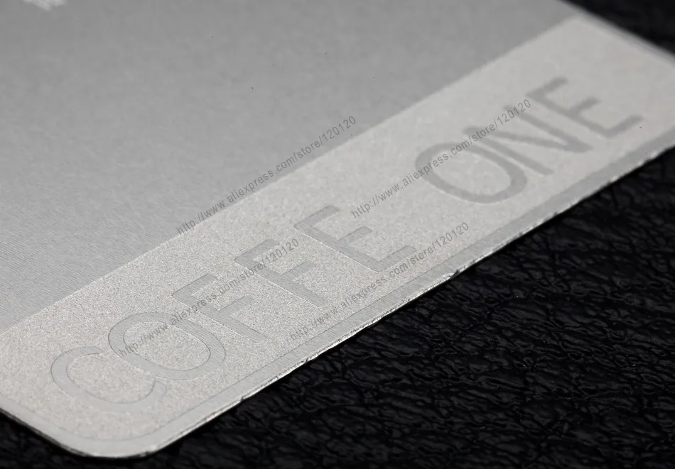 Персонализированная черная качественная визитная металлическая карточка с вырезом