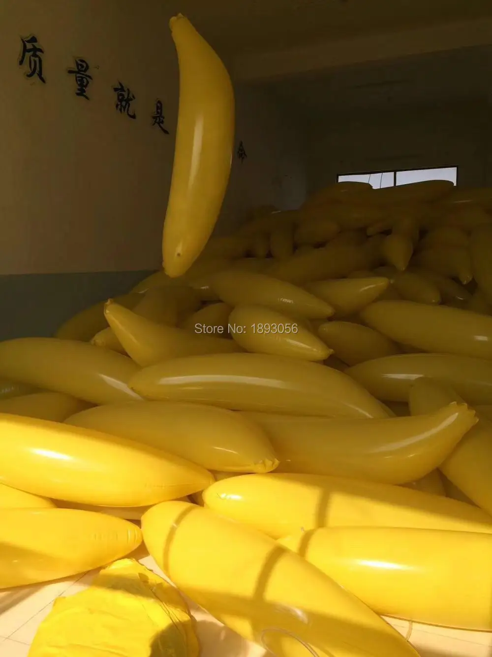 inflatable banana 1 (2)