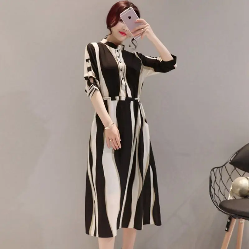 

Women Bohemia Dresses 2017 women's self-cultivation slim waist Chiffon striped black white Dress geometric striped dress