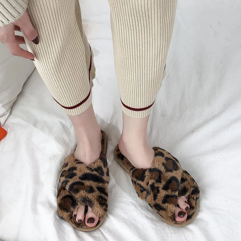 

Winter Women Home Slippers with Faux Fur Fashion Warm Shoes Woman Slip on Flats Female Slides Leopard Plus Size 41 KS362