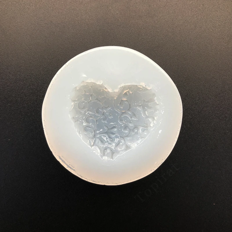 

1pcs UV Love Heart Pattern Liquid Silicone Mold DIY Resin Jewelry Pendant Necklace Mold DIY Jewelry Accessories