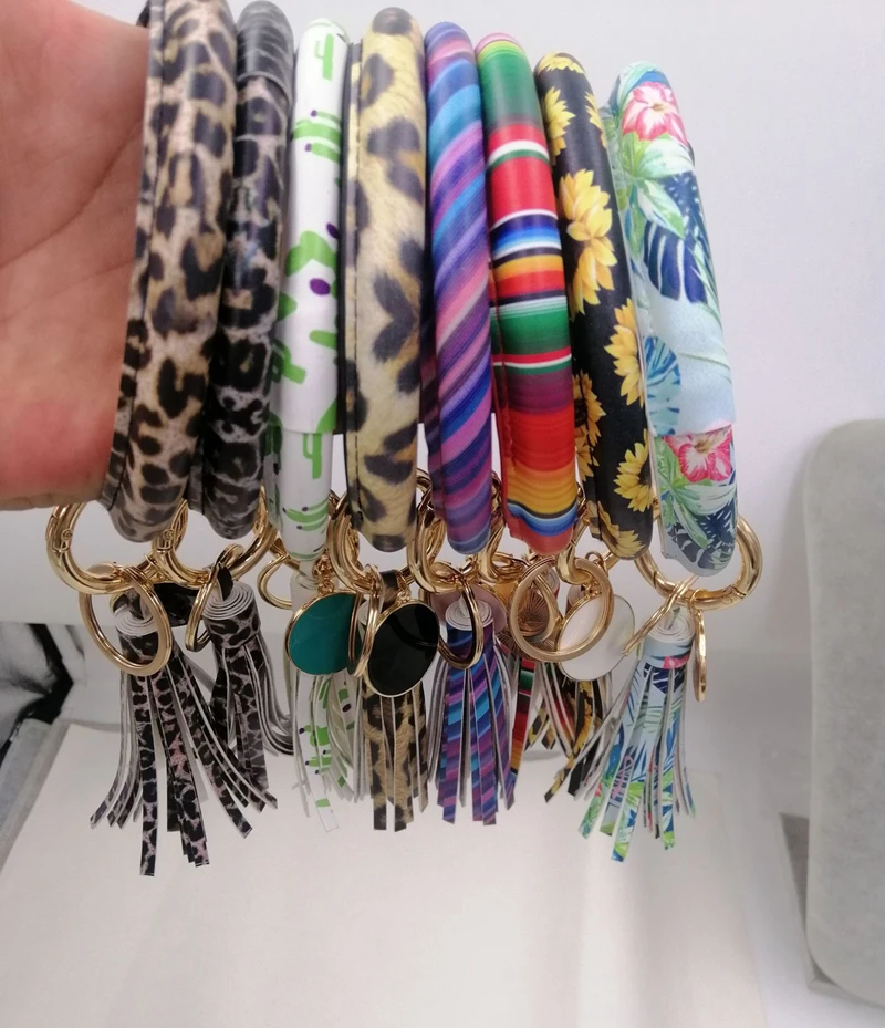 

DHLFREE 40pcs 28colors PU Leather O Key Chain Custom Circle Tassel Wristlet Bracelet Keychain Women Girl Key Ring Wrist Strap