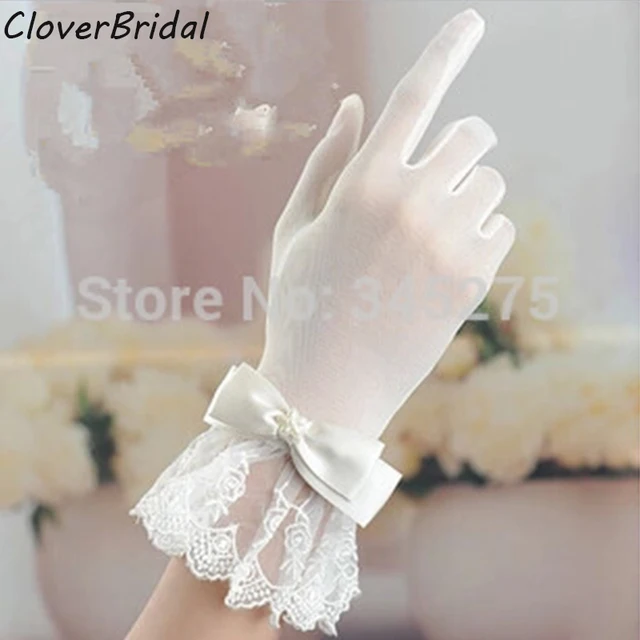 2017 Wrist Length Finger Bow Tie Belt Short Ivory Lace Wedding 2017 Wrist Length Finger Bow Tie Belt Short Ivory Lace Wedding Gloves Bridal Glove For