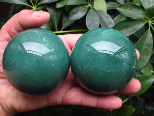 

WW 05680 2PCS NATURAL GREEN Aventurine Jade CRYSTAL SPHERE BALLS HEALING