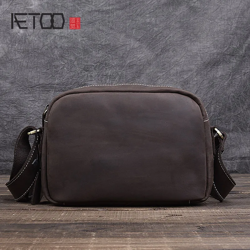 

AETOO 2017 new retro leather men bag casual handbag small bag shoulder Messenger bag crazy horse skin postman package men