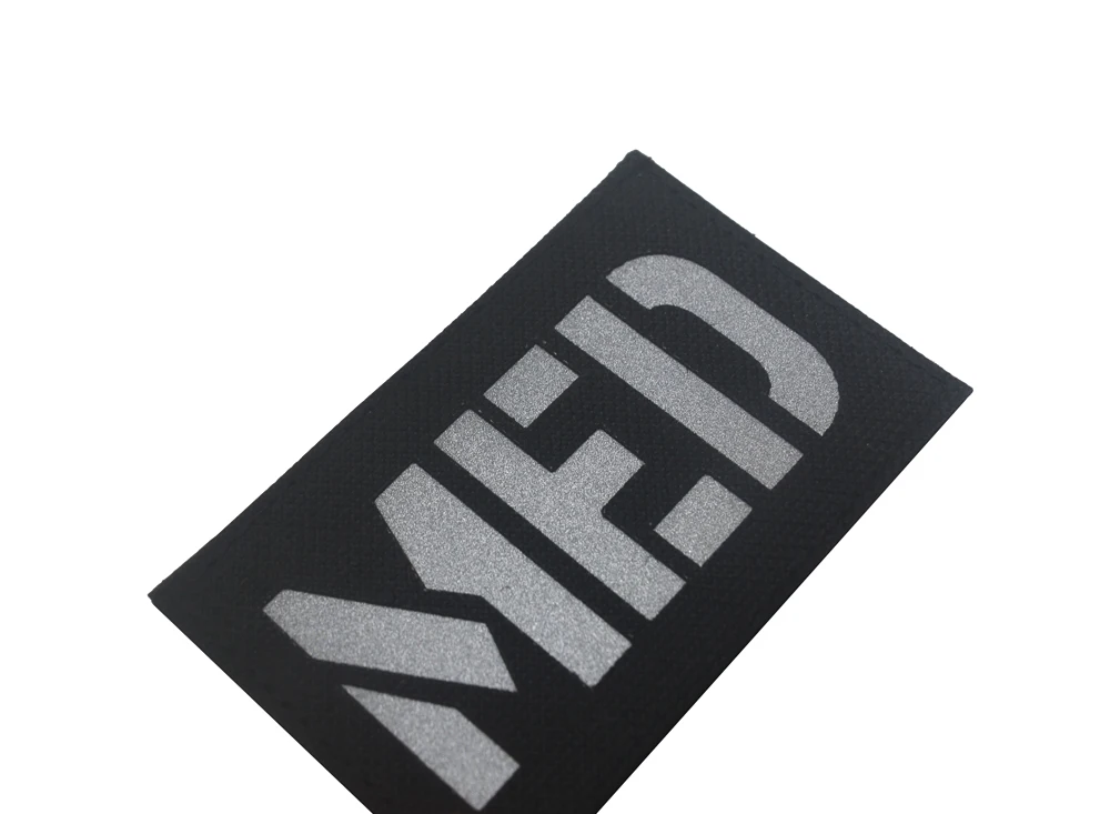 Reflective-MEDIC-Embroidery-Patch-IR-MED-Military-Morale-Patches-Tactical-Combat-EMT-Emblem-Appliques-Stripes-Fabric (3)