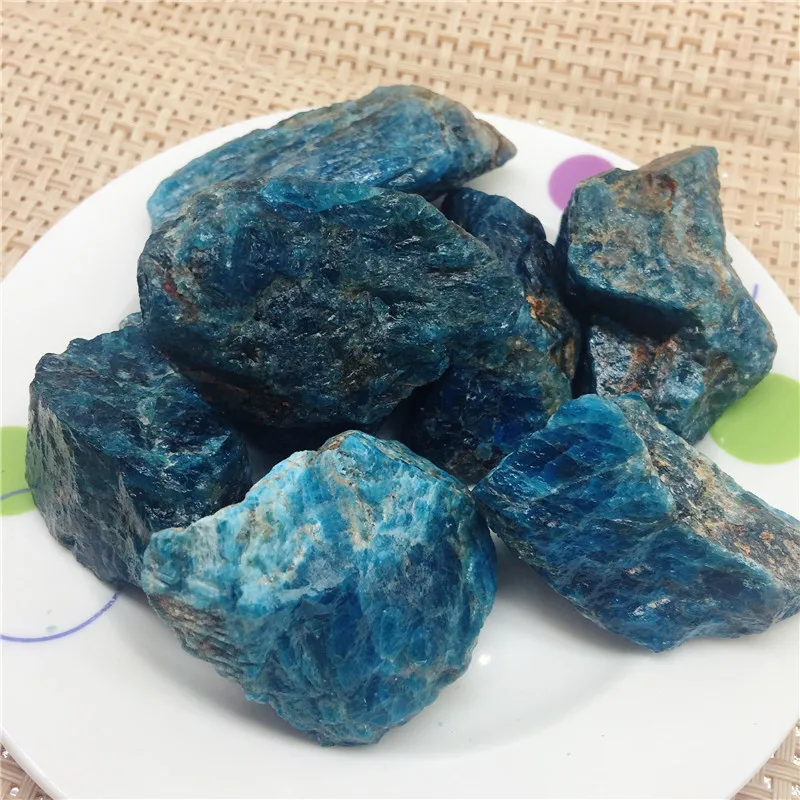 Натуральный сырой Синий Апатит необработанные кристаллы камней гравий минералы и камни необработанный образец драгоценного камня 1 шт