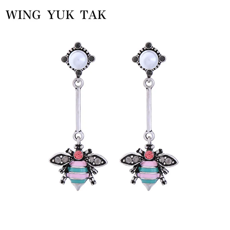 

wing yuk tak Korean Fashion Vintage Bee earrings for Women Unique Gold Color Crystal Statement Earrings Insect Jewelry Kolczyki