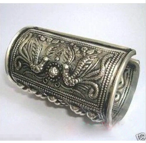 

Free shipping >>>>>>Jewelry Tibet Silver Archaistic With Phoenix patterns Cuff Bracelet