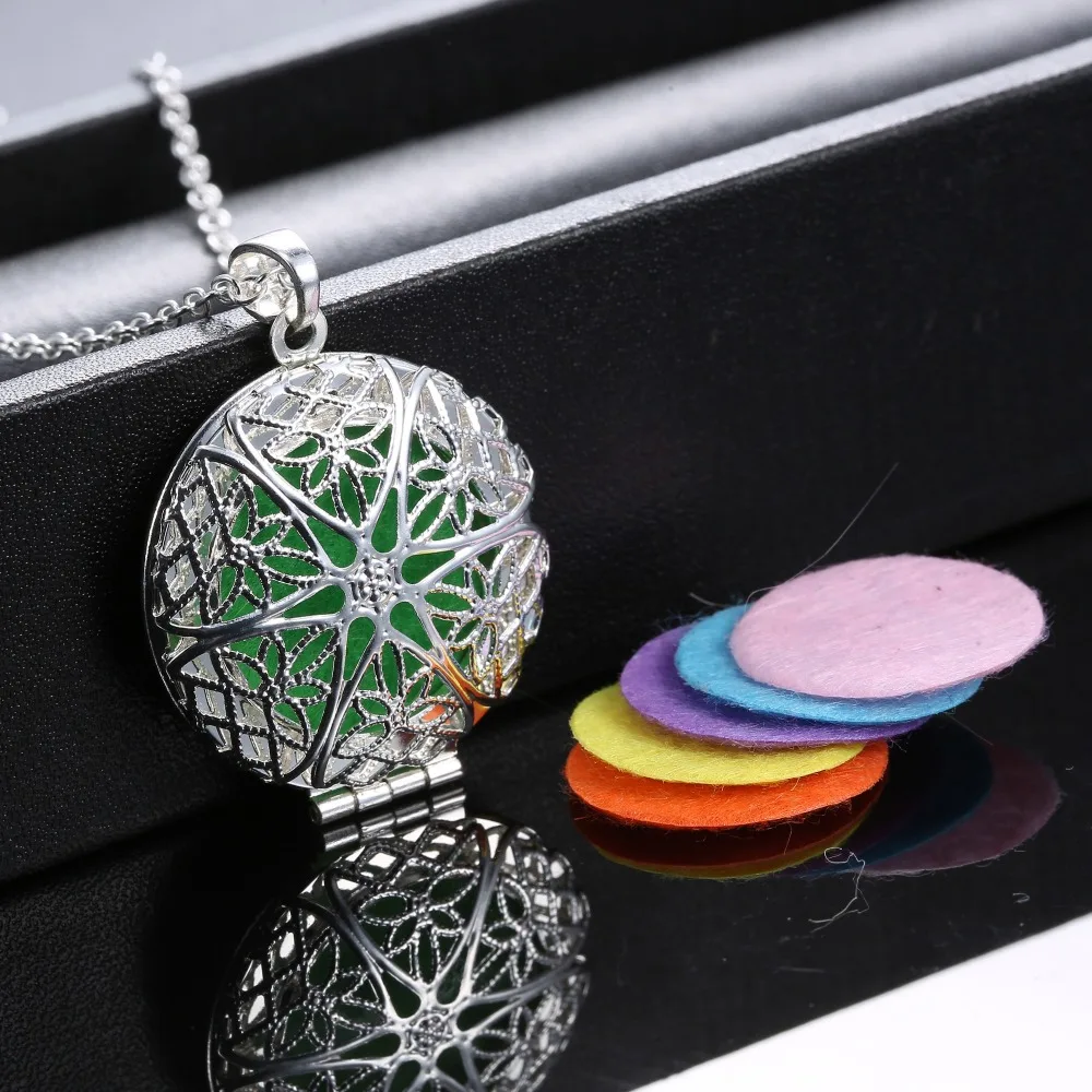Aromatherapy lockets Essential oil diffuser necklace pendant hollow out