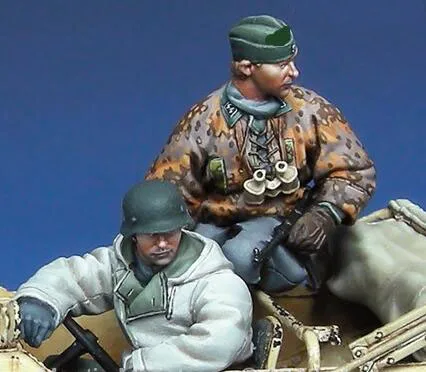 

1/35 Resin Kits Resin Car Soldiers 2pcs/set (no include car)