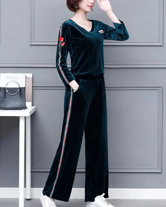 

Large size female fat mm autumn new embroidered striped top gold velvet trousers set ageing thin two-piece suit