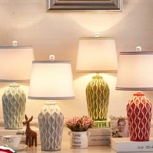 Настольная лампа Macaron, Современная прикроватная лампа для спальни, гостиной, декор волнистой линии, керамический Ночной светильник, светильник для внутреннего освещения