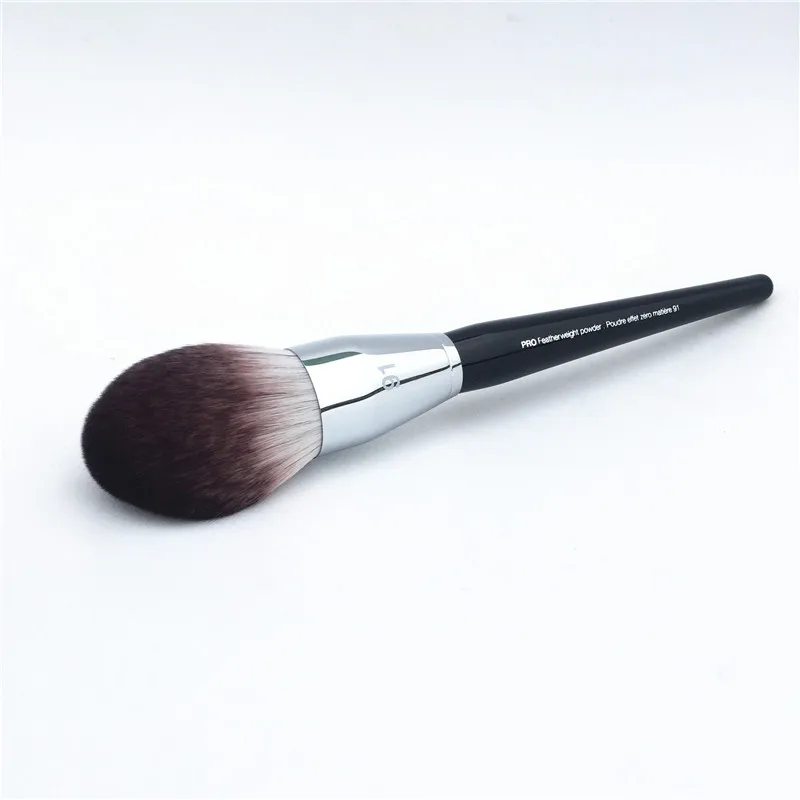 Sephora PRO Featherweight Powder Brush #91 _ 2