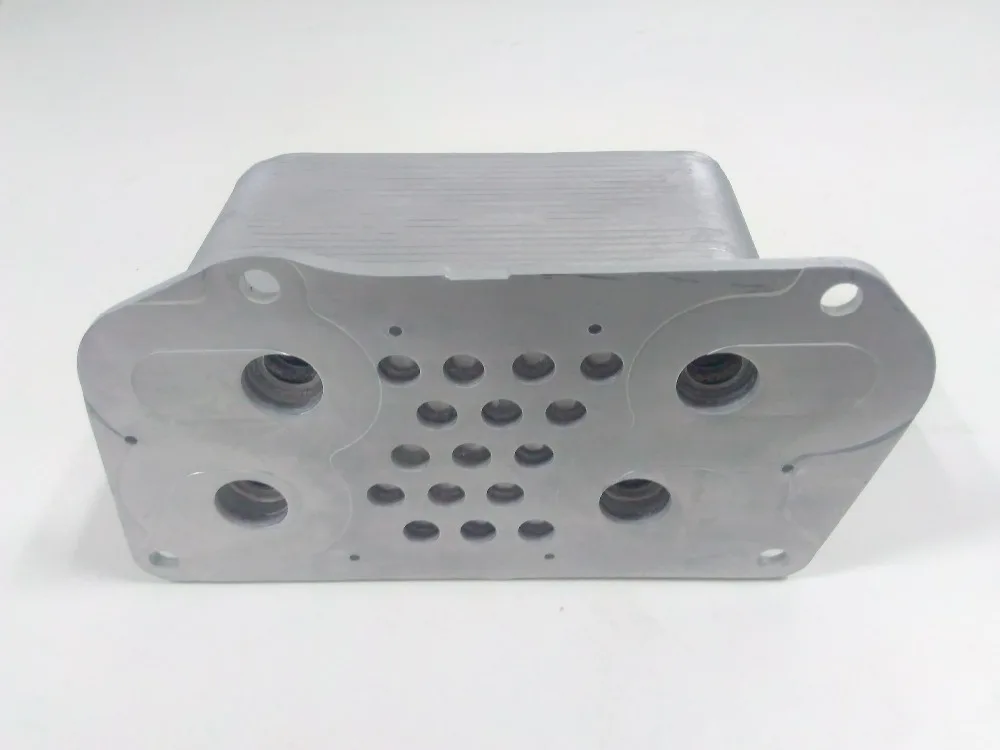 

EC210B/240B D6D Excavator Diesel Oil Cooler 04252961 For Deutz BF6M2012C Volvo Excavator M4252961