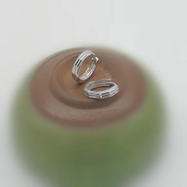 

The new silver earrings 925 sterling silver series car flower ear buckle simple temperament anti - allergy flash workers