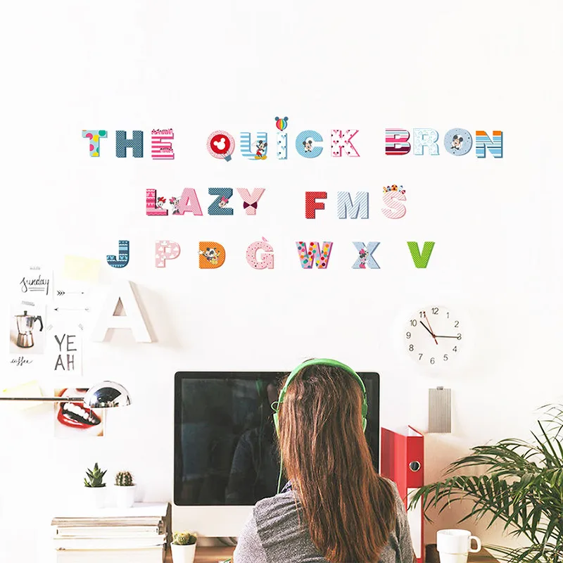 الكرتون الملونة 26 الحروف الأبجدية ملصقات جدار للأطفال غرف الحضانة ديكور غرفة الأطفال جدار صائق ملصق فني هدية جدارية