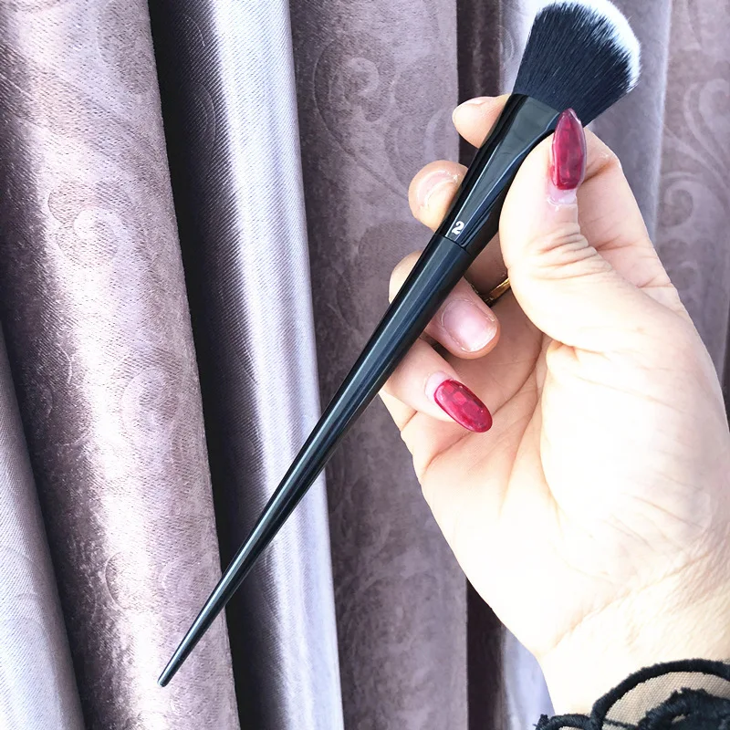 

1pcs Retro magic wand makeup brush professional multi function blush high gloss powder brush beauty cosmetic tool brush