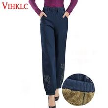 Эластичный пояс плюс бархат мать джинсы брюки женщин среднего возраста толстые теплые шаровары вышивка цветы джинсы размера плюс H755