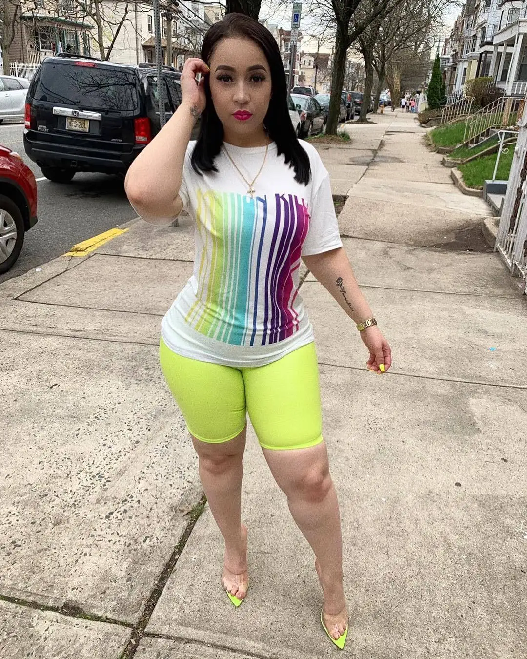LY5038 Hot English Water Printing O-neck Short-sleeved T-shirt with Tight-fitting Sports Hot Shorts Two-piece Black and White LY5038 Hot English Water Printing O-neck Short-sleeved T-shirt with Tight-fitting Sports Hot Shorts Two-piece Black and White