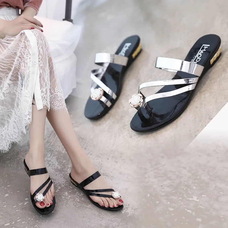 

Women's Slippers New Summer Flip-Flops Flat-bottomed Toe Pins Fashion Joker Casual Outdoor Shoes Women