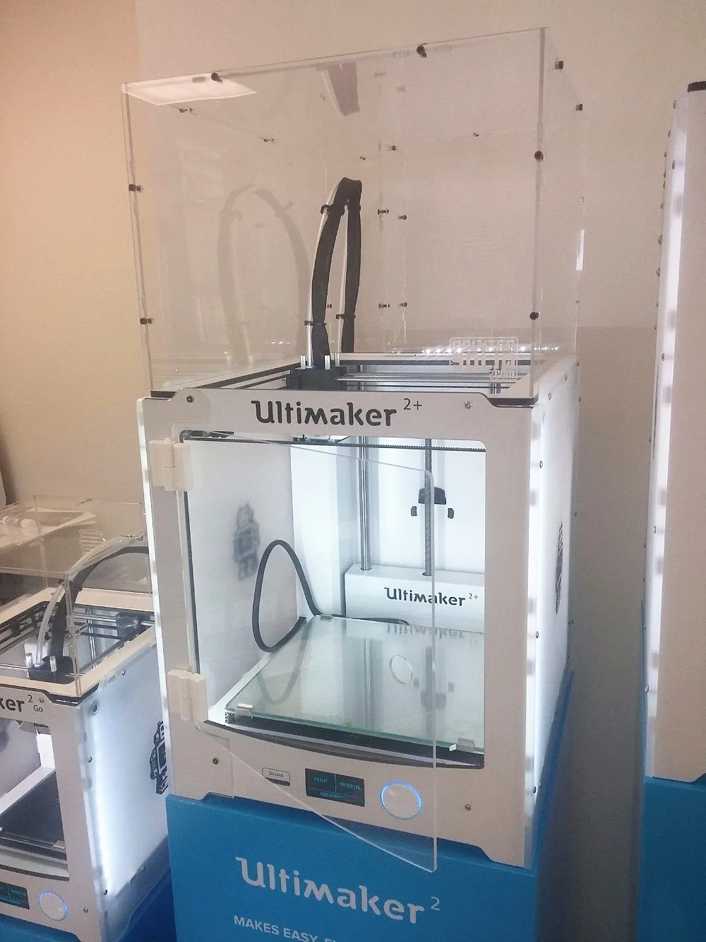 

SWMAKER Ultimaker 2, 2 + 3d printer safety enclosure acrylic kit parts, heat preservation(not including the 3d printer)