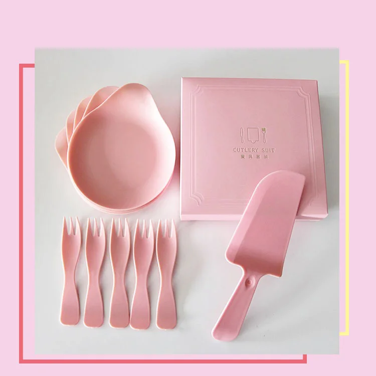 FANLUS Disposable Plastic Dessert Set Four color set Includes 5 Plates and 5 Forks , 1 Cake Knives, Deluxe Party Supplies Kit (4)