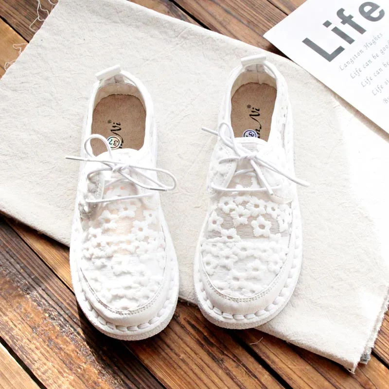 

2019 Summer New Forest Art Casual White Shoes Lace Embroidery Lace Flat Female Shoes Tide 4 Colors Flats For Women Ladies Shoes