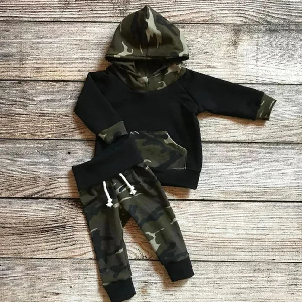2018 новорожденных Для маленьких мальчиков Camo толстовки комплект одежды осень/зима с длинным рукавом рубашка с капюшоном топ + длинные штаны