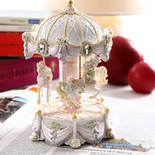 Laxury 3 лошадь смолы карусель музыкальная шкатулка s09213