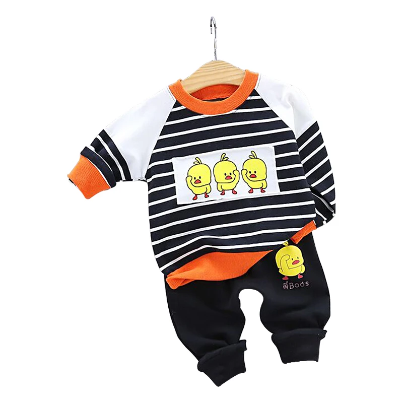 

Baby boy clothes male baby suit baby boy cotton suit cartoon small yellow duck letter print clothes casual sports suit
