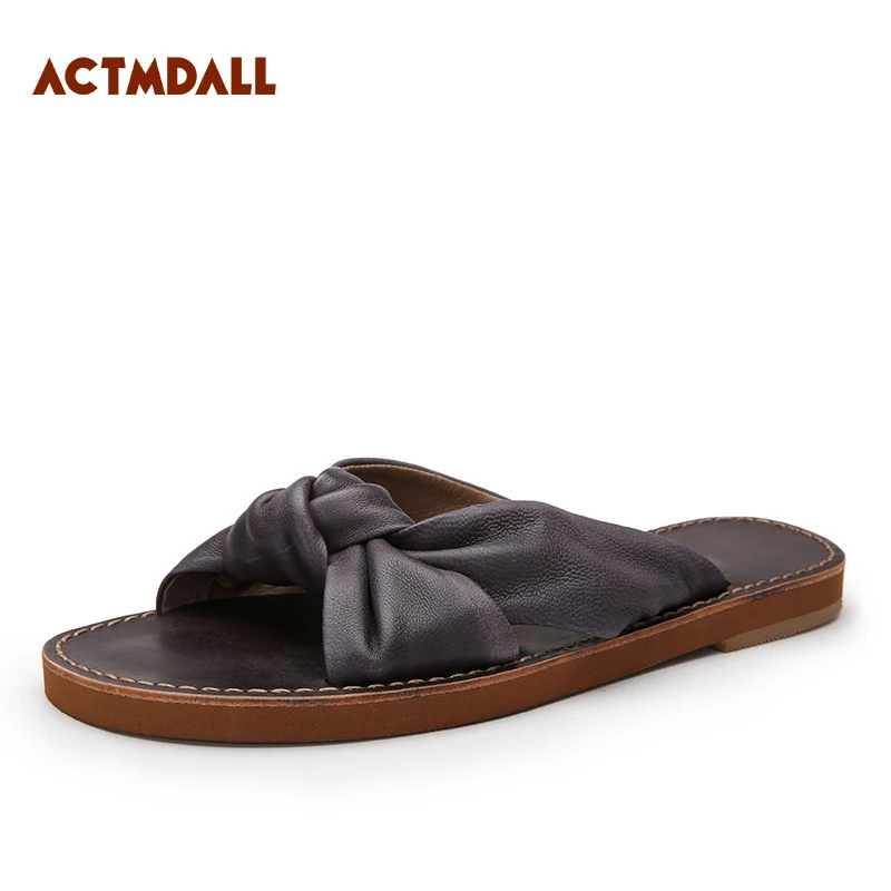 

2019 summer new flat bottom women slippers retro leather bow outside wearing beach slippers female flat sandals leisure Actmdall