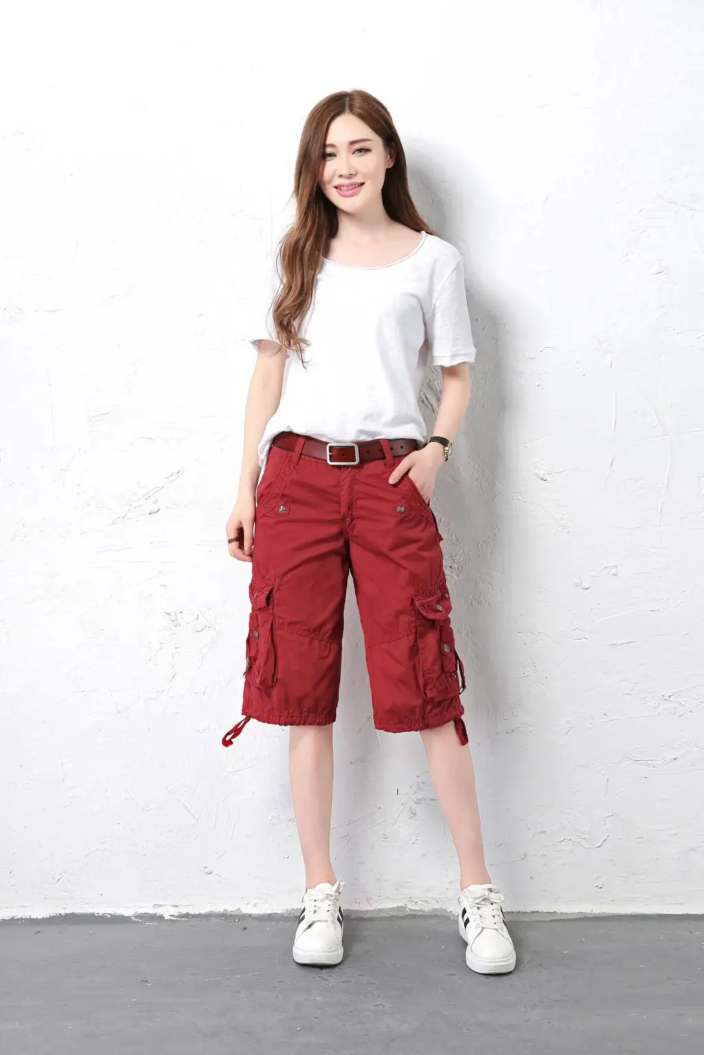 Повседневные Шорты-карго Для женщин летние 2019 Карманы Шорты женские среднего кнопку талии уличные брюки одноцветное свободные шорты