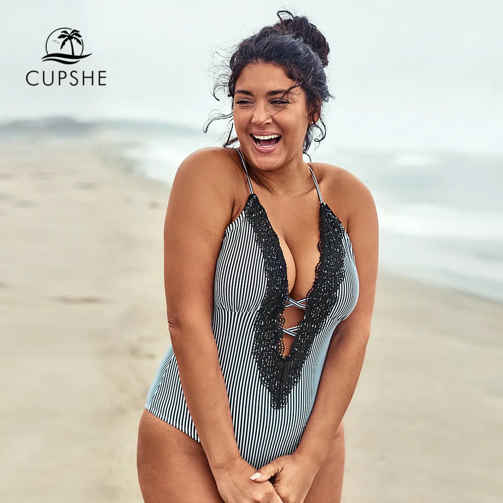 Billige CUPSHE Plus Größe Gestreifte Tiefer V ausschnitt Badeanzug Sexy Spitze Criss kreuz Frauen Monokini Badeanzüge 2020 Strand bademode
