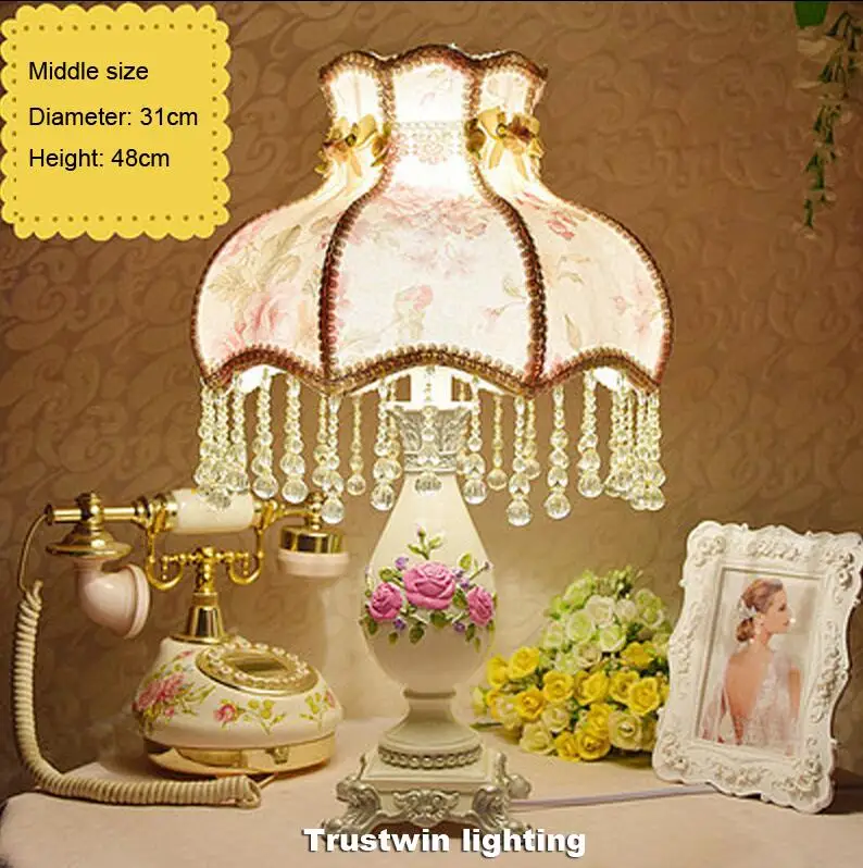 Европейский дворец принцесса девочка подарок настольная лампа светильник Свадьба искусство декоративная настольная лампа для прикроватной гостиной - Цвет абажура: Middle size