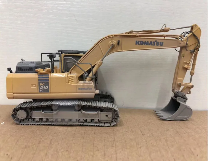 UH8144 Универсальный хобби Komatsu скользких PC210LC 11 экскаватор Металл треки 1/50|constructions