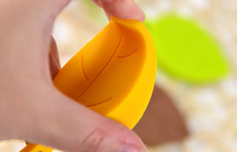 MOTOHOOD Silicone Door Gates Decorative Door Stopper Baby Safety Care Cartoon Kid Children Protection Edge & Corner Guards  (1)