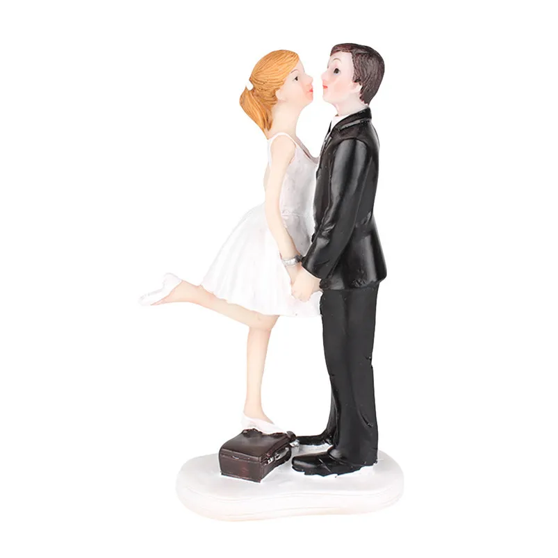 Funny Wedding Couple Cake Decoration Figurines Resin Home Decoration Ornaments Wedding Supplies Decoration Maison 40JY2808