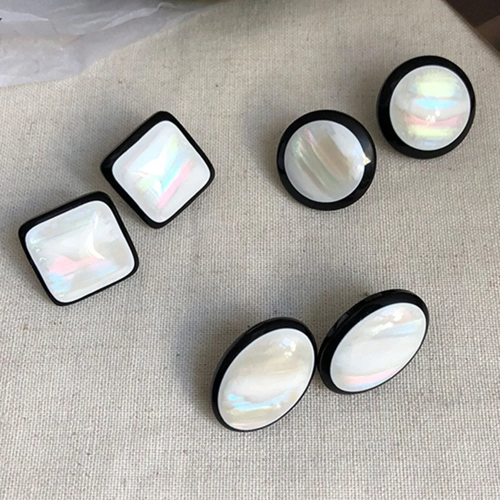 

Bing Tu Elegant Women Geometric Jewelry Oval Square Round Resin Stud Earrings Simple Big Korean Earring Black White Earings